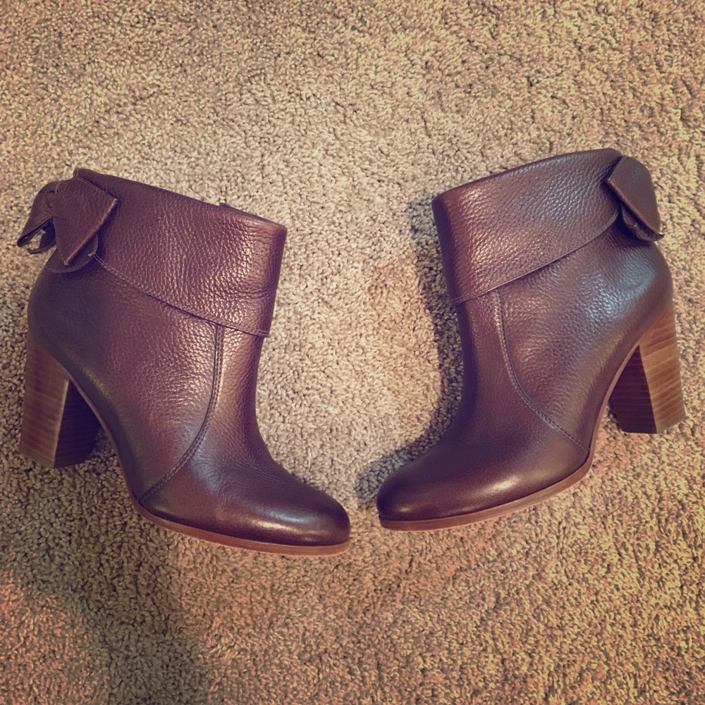CLOSET CLEANOUT Kate Spade Brown bow booties 7